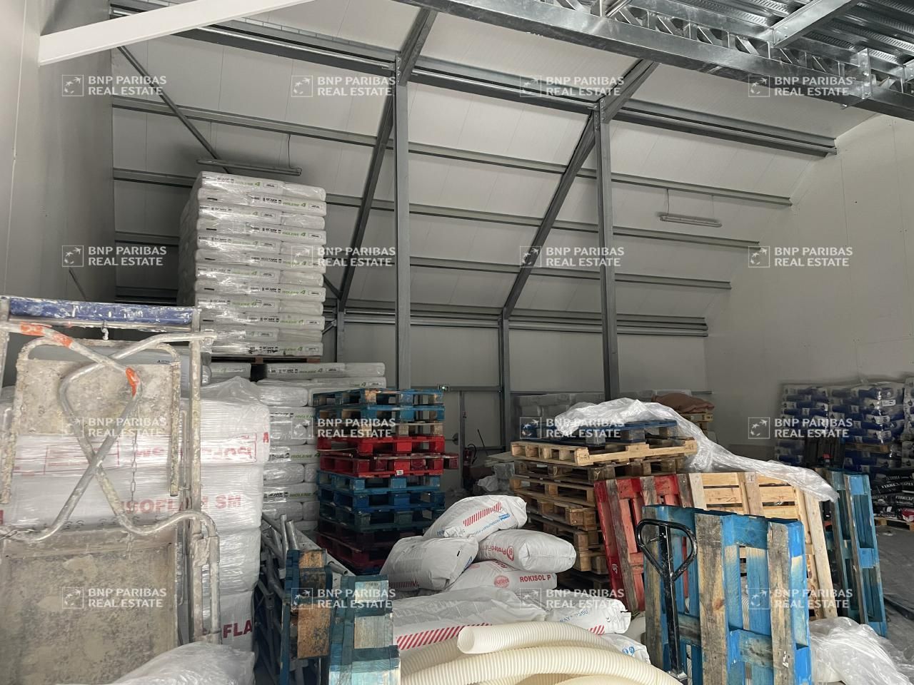 278 m² pour ce activité en location à Gémenos