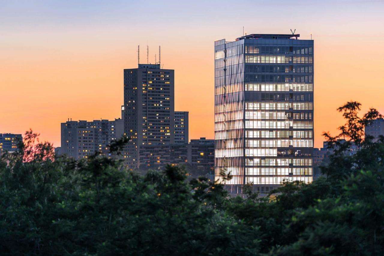 3448 m² pour ce bureaux en location à Montreuil