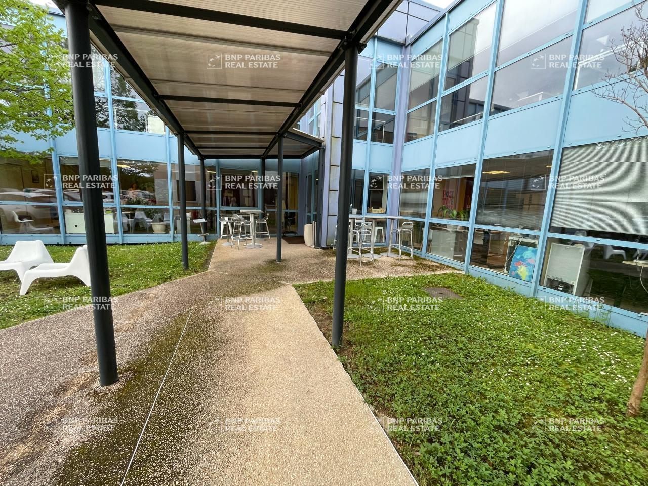 Location Bureaux 181.51 m² non divisibles 31240 Saint-jean