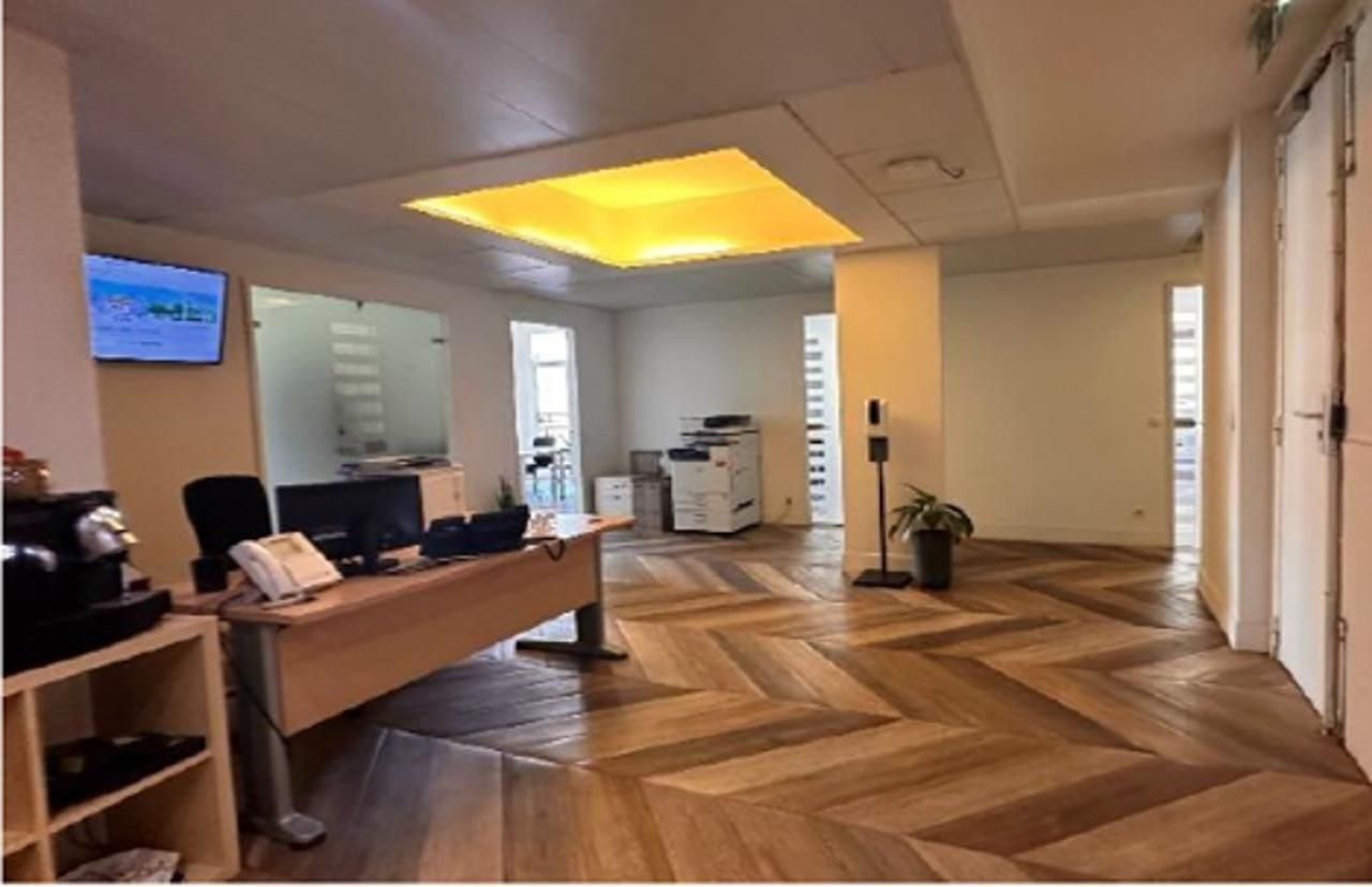 470 m² pour ce bureaux en location à Paris