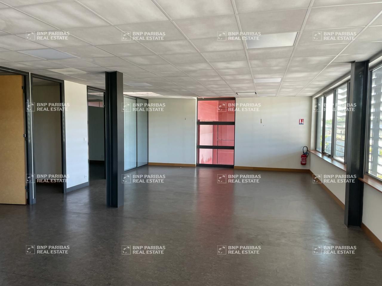 4808 m² pour ce activité en location à Carbon-blanc