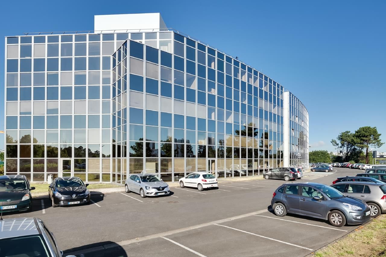 2049 m² pour ce bureaux en location à Pessac