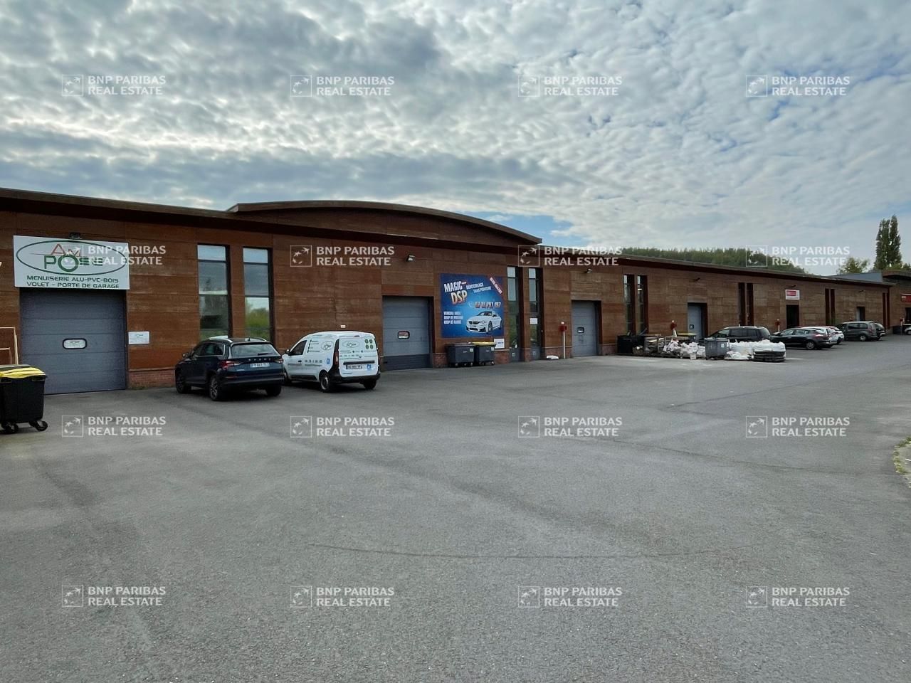 2317 m² pour ce activité en vente à Roost-warendin