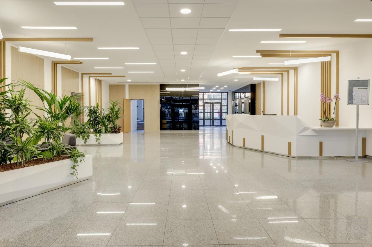 18342 m² pour ce bureaux en location à Montreuil