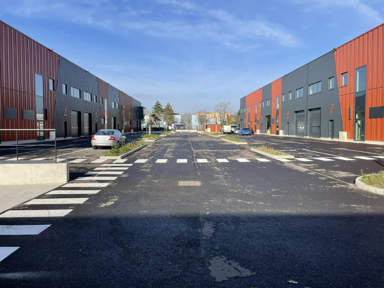 Location PME-PMI 4239 m² divisibles 95310 Saint-ouen-l'aumône