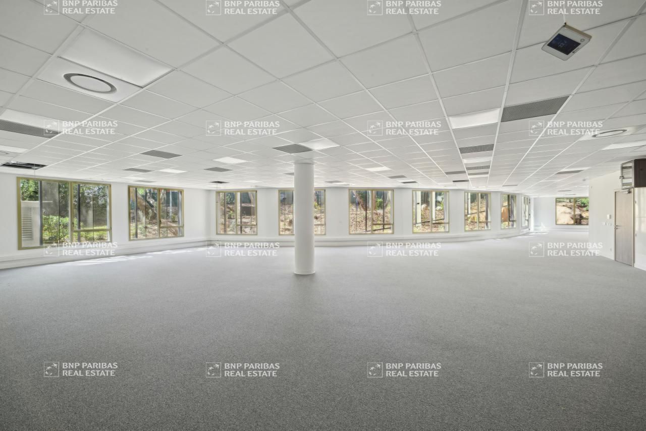 1332.99 m² pour ce bureaux en location à Valbonne
