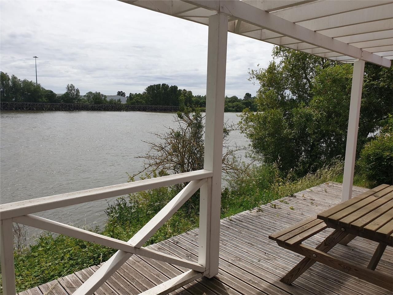 ARNOLD ENTREPRISE propose à la vente un espace de