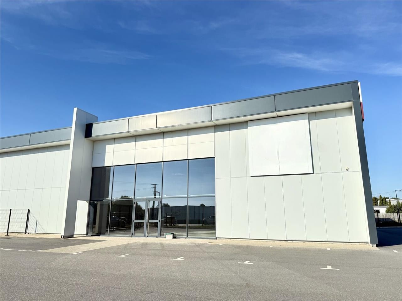 Situé sur la zone du Kenyah à Plougoumelen, ce bâ