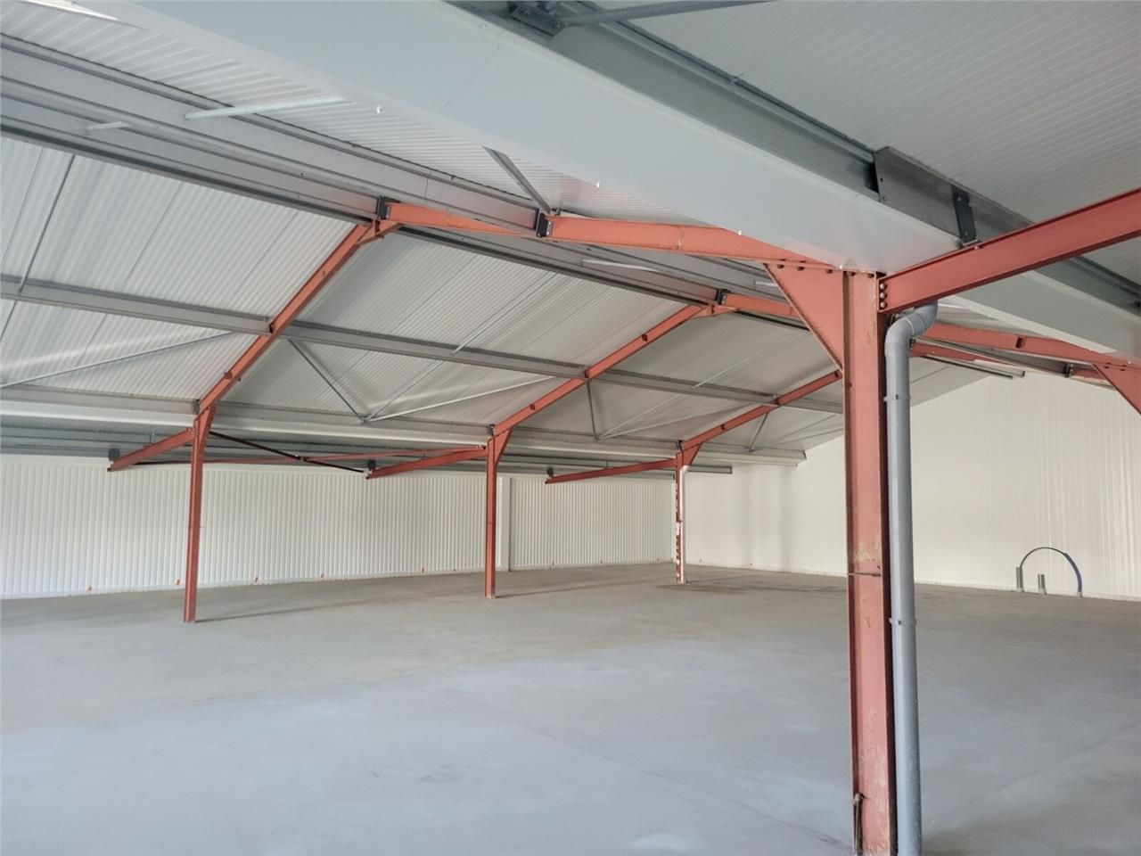 Au coeur de la zone commerciale de Baud, venez vi