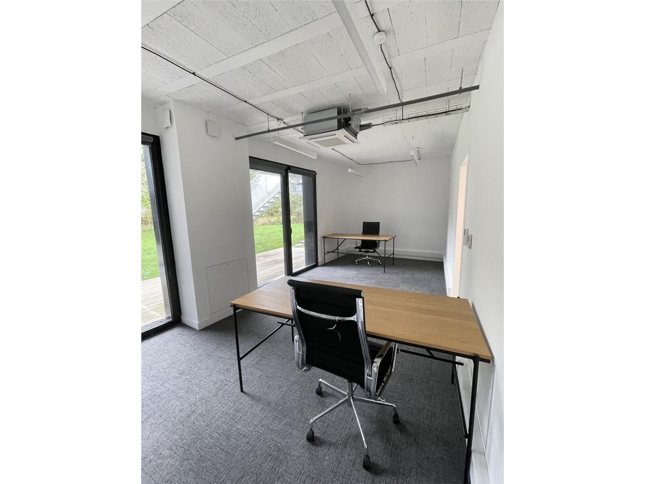 Beau bureau de 23 m2 au Rdc avec sa terrasse priv