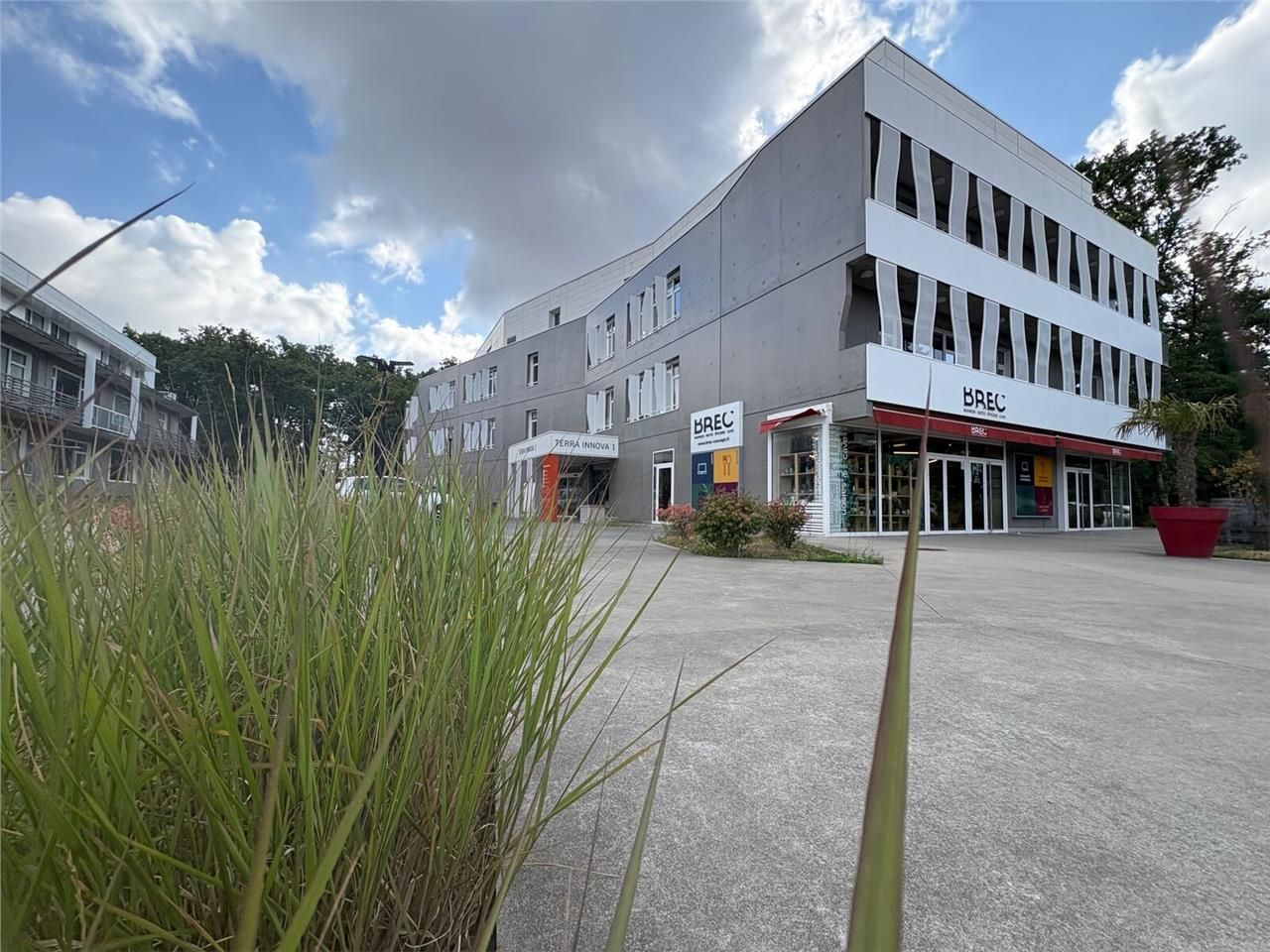 Découvrez cet espace moderne de bureaux exception