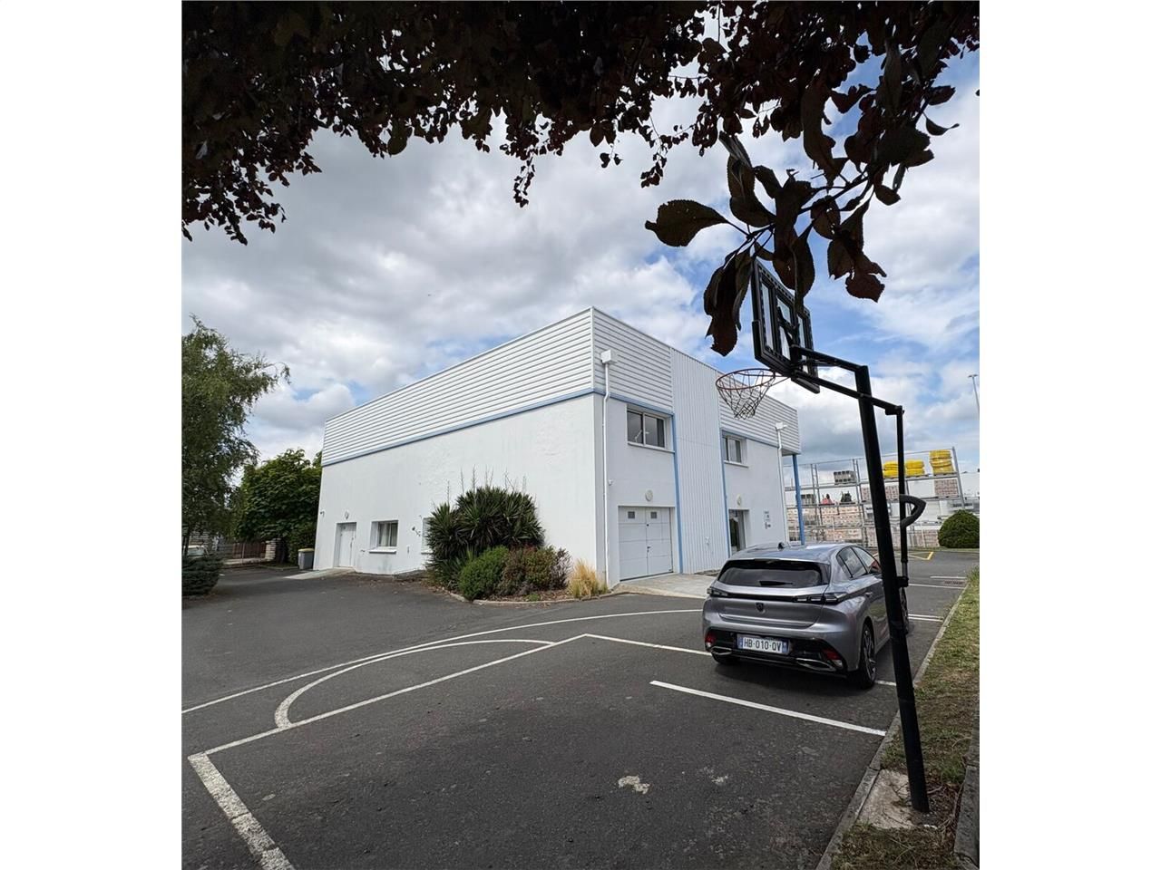 ARNOLD ENTREPRISE propose à la location un espace