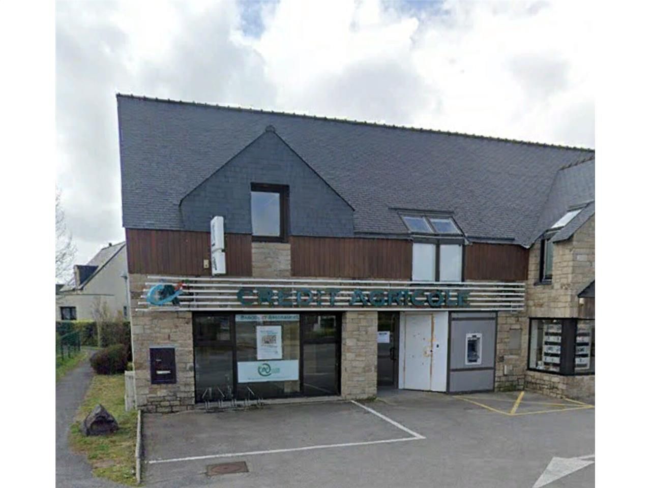 Situé sur la commune d'Arzon, à proximité immédia