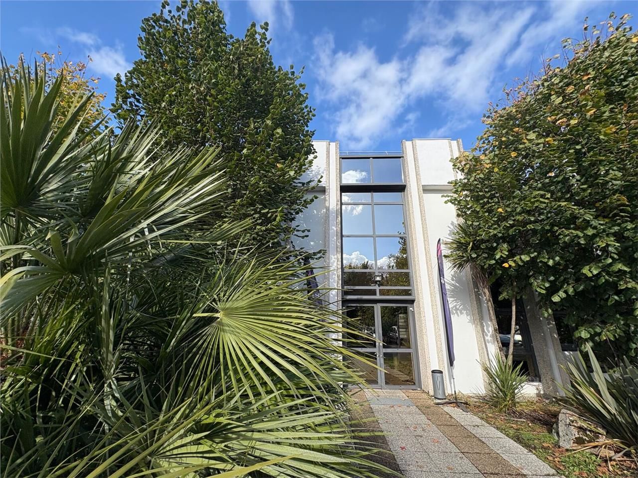 ARNOLD ENTREPRISE propose à la location des burea