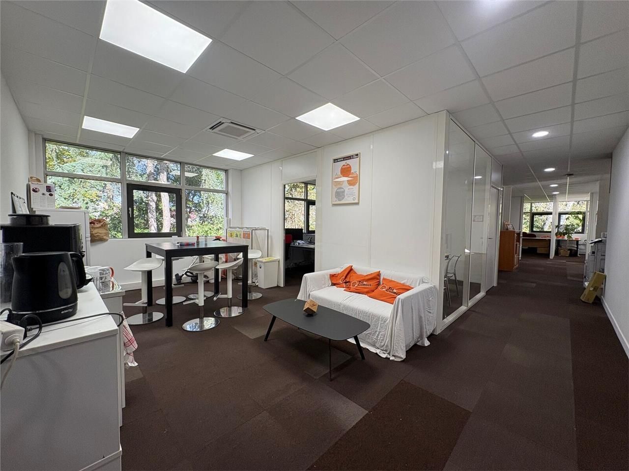 ARNOLD ENTREPRISE propose à la location des burea