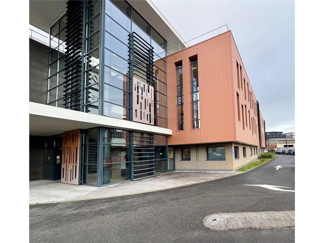 ARNOLD ENTREPRISE vous propose à la location un p