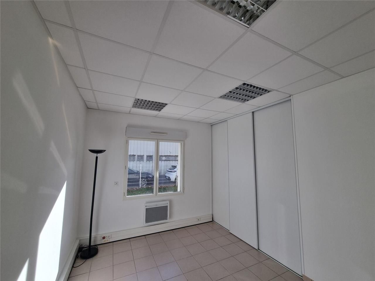 BUREAUX A VENDRE 378 M² SAINTE LUCE SUR LOIRE