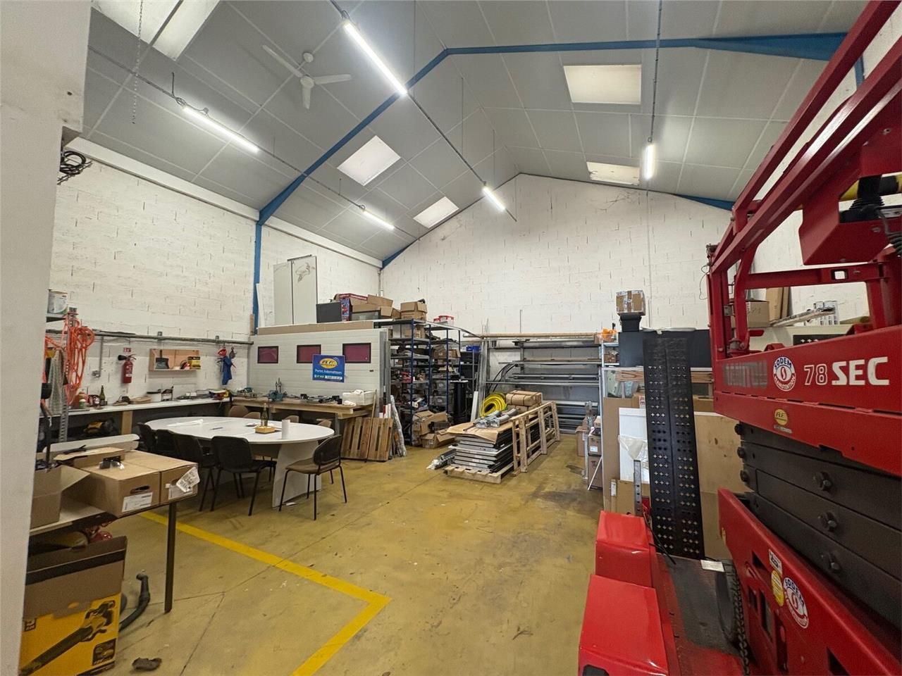 ARNOLD ENTREPRISE propose à la location des locau