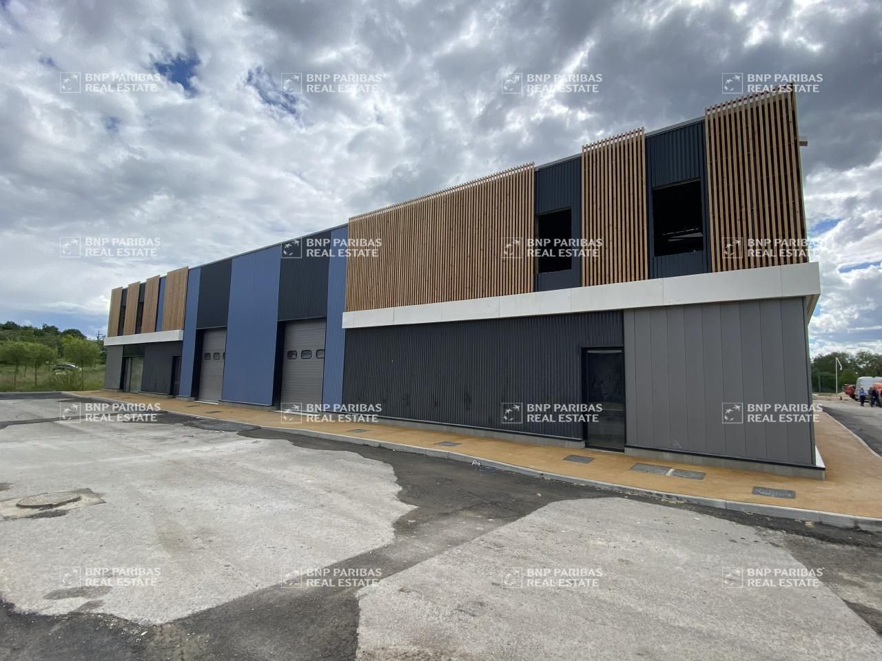 Vente Activité 950 m² divisibles 59450 Sin-le-noble