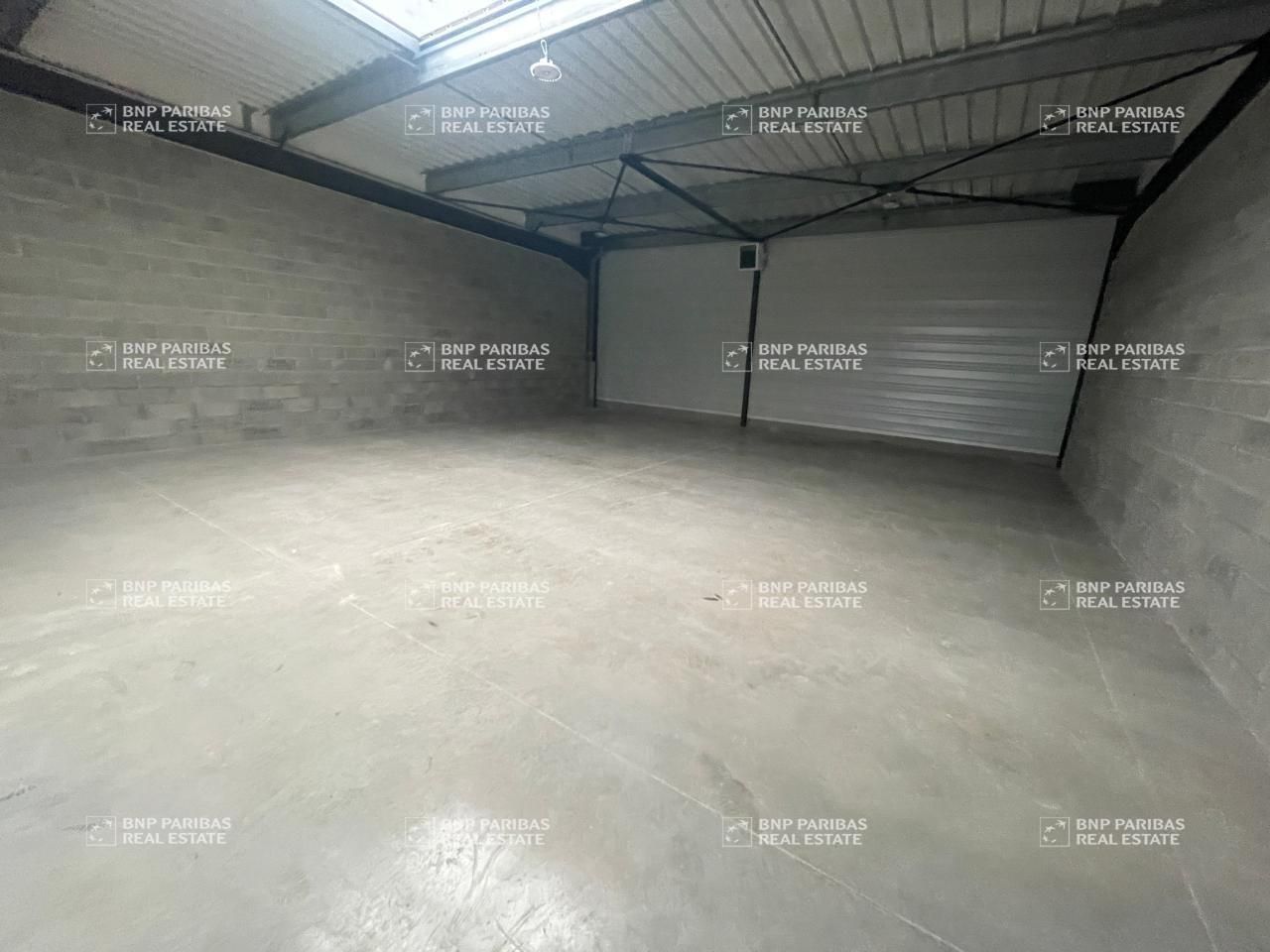 Vente Activité 1442.4 m² divisibles 35310 Mordelles