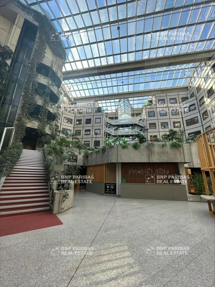 1553 m² pour ce bureaux en location à Villeurbanne