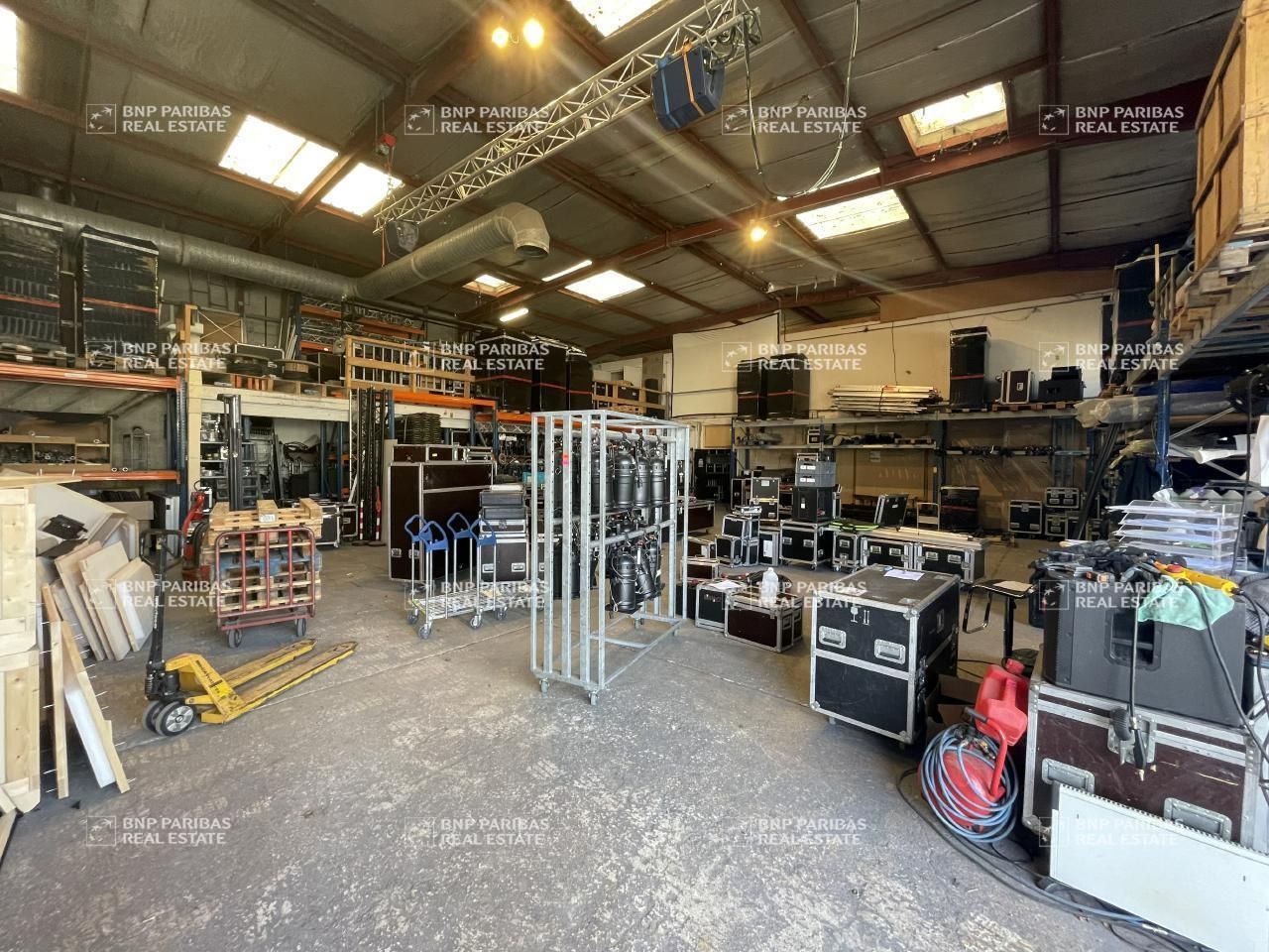 Location Activité 996 m² non divisibles 77400 Lagny-sur-marne