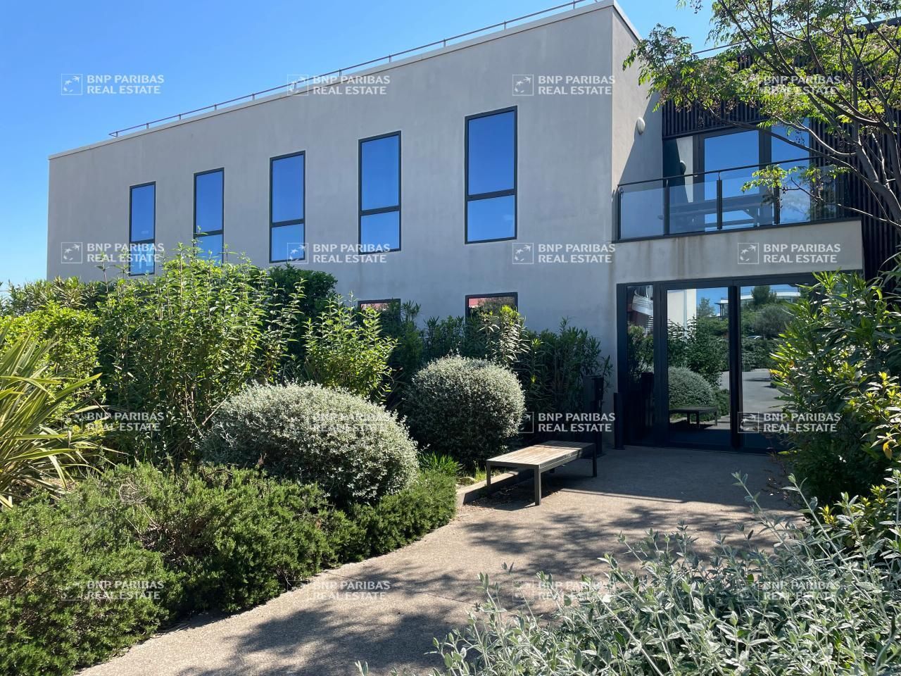 1053 m² pour ce bureaux en location à Aix-en-provence