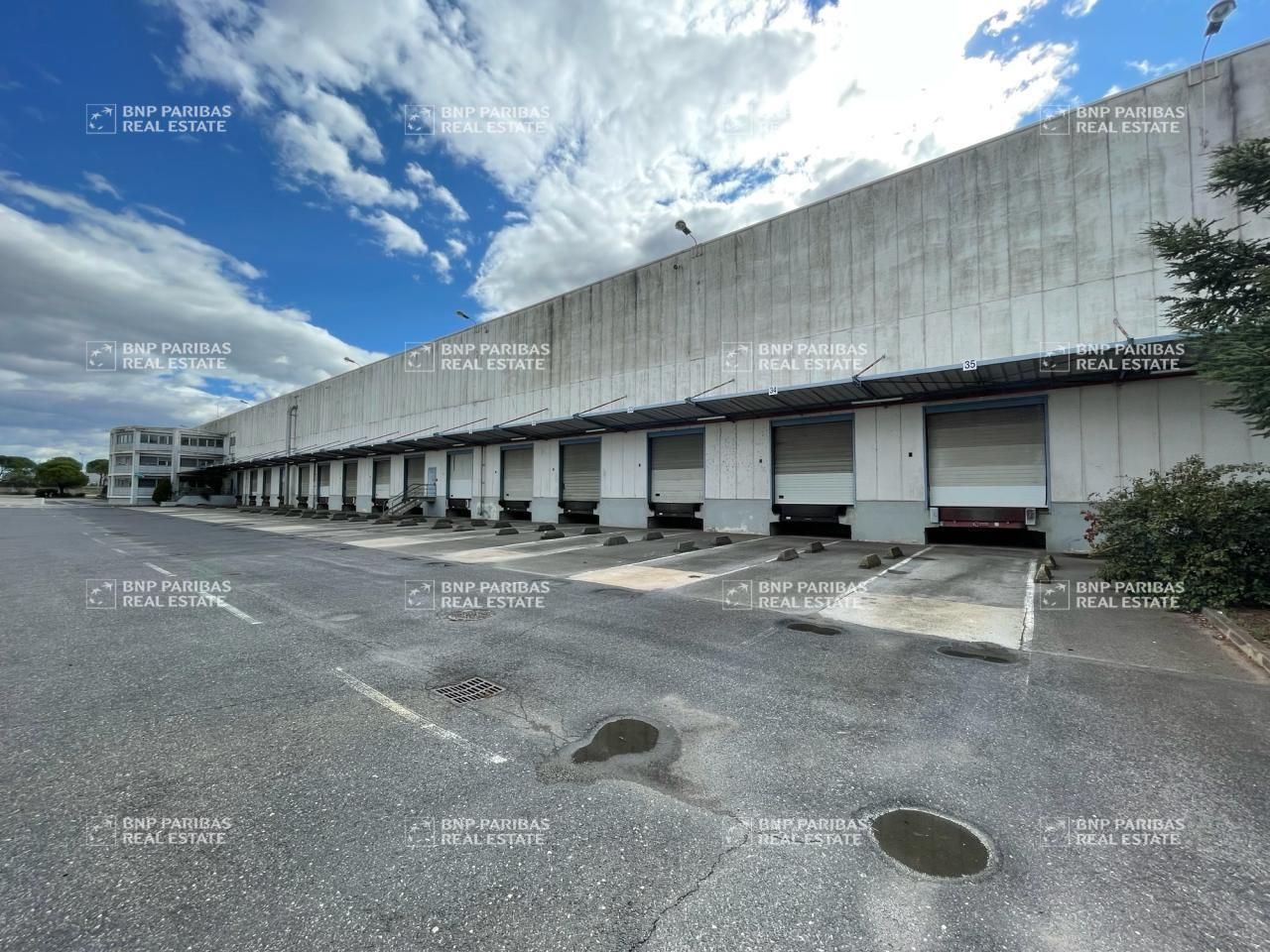 32073 m² pour cetentrepôts classe a en location à Vendargues