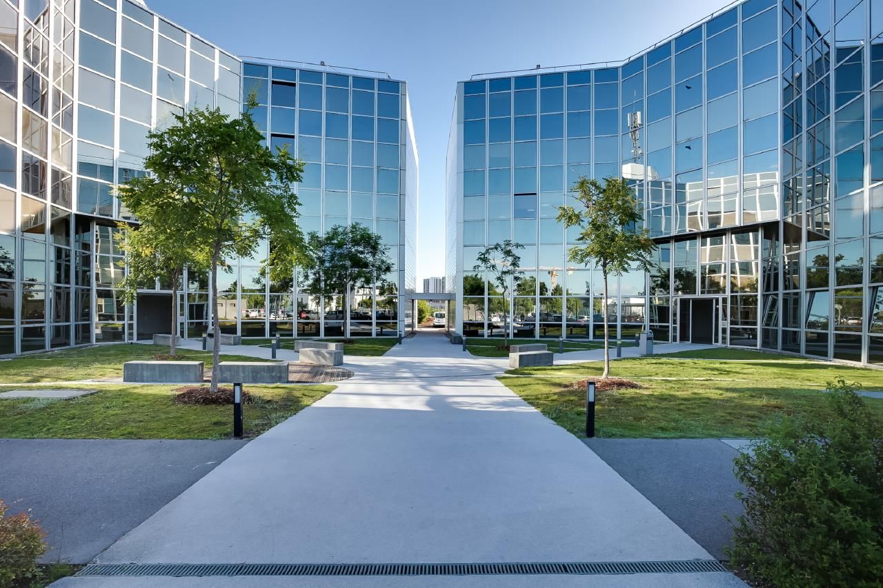 Location Bureaux 2049 m² divisibles 33600 Pessac