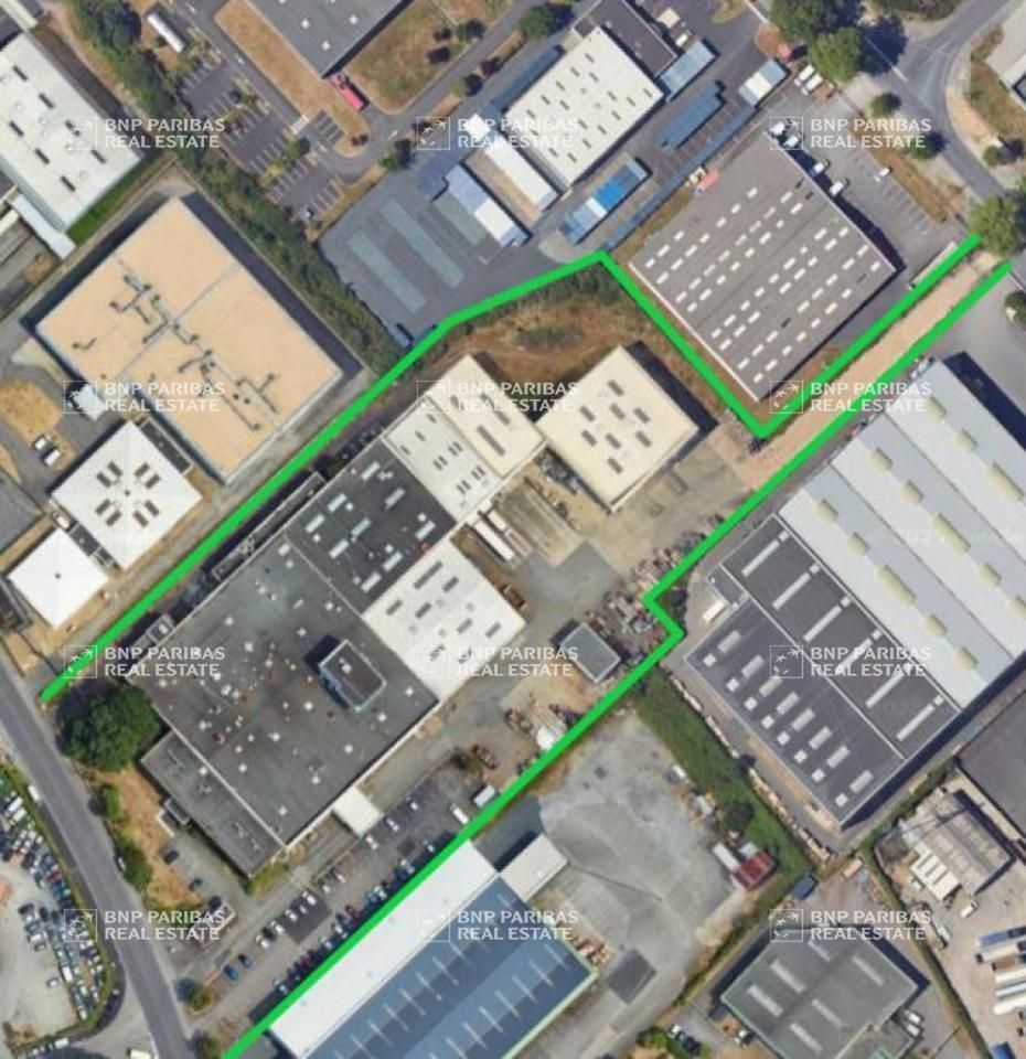 8726 m² pour ce activité en location à Nantes