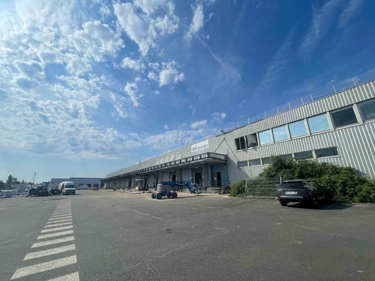 30545 m² pour cetentrepôts classe b en vente à Châteauroux