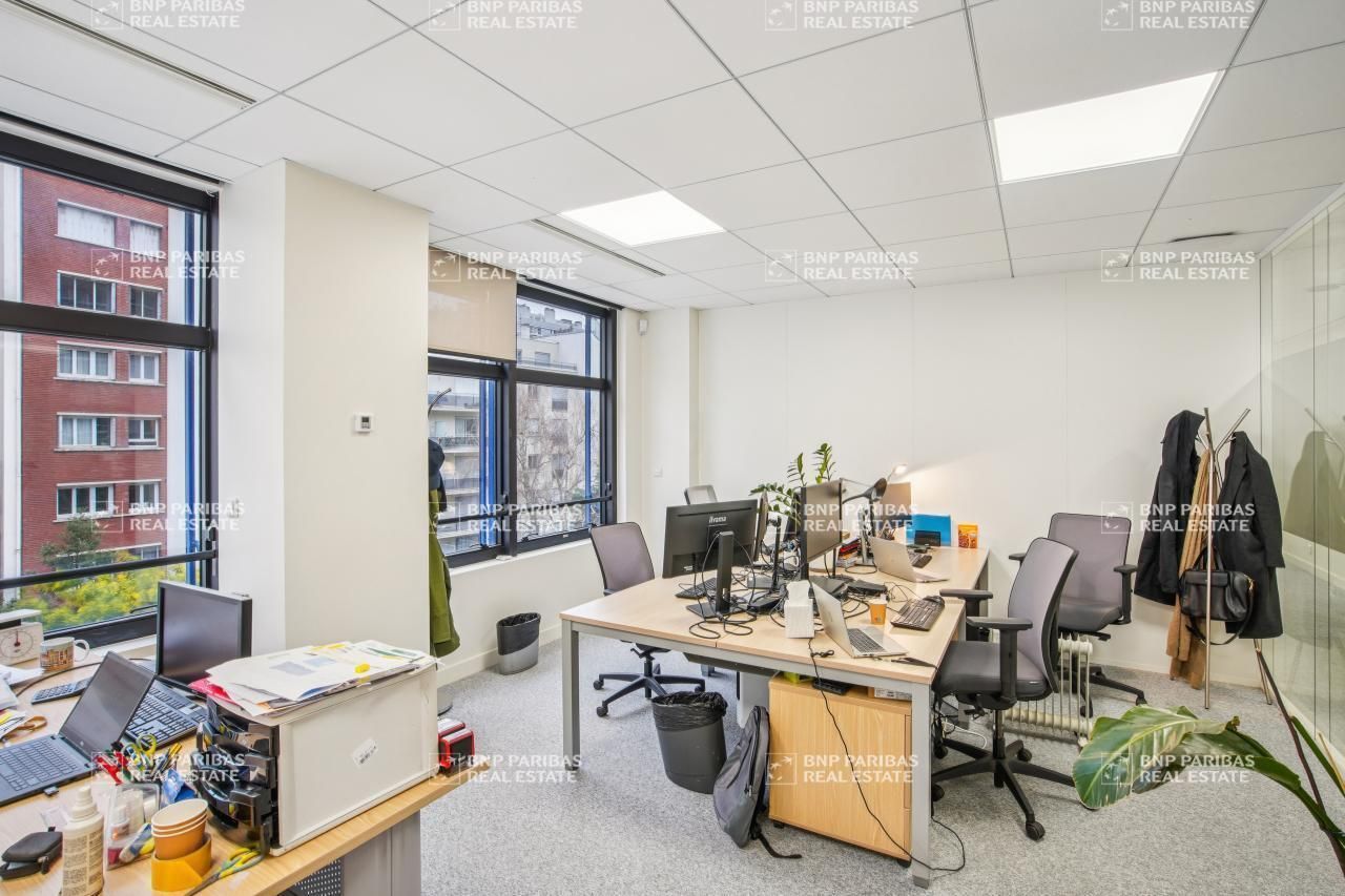 283.51 m² pour ce bureaux en location à Paris
