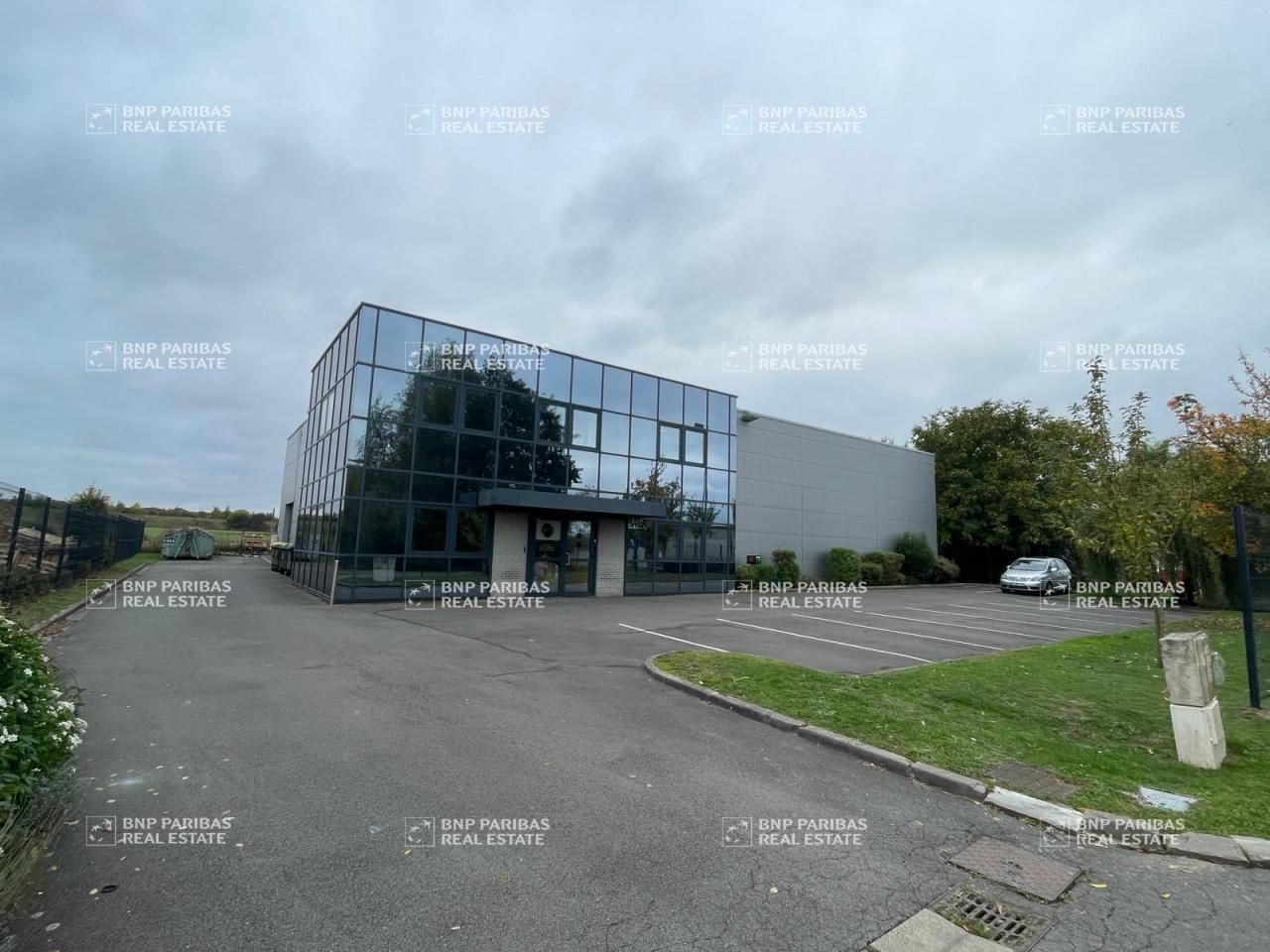 700 m² pour ce activité en location à Pont-à-marcq