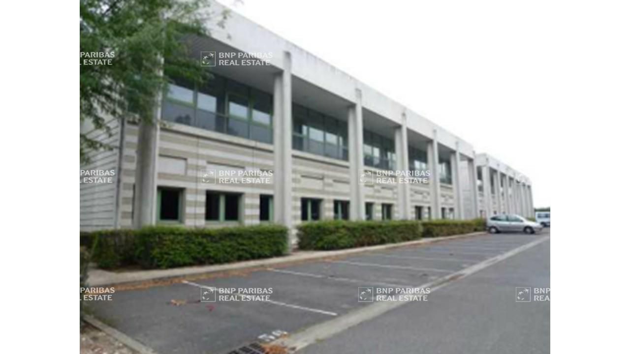 Location Bureaux 1636 m² divisibles 91090 Lisses