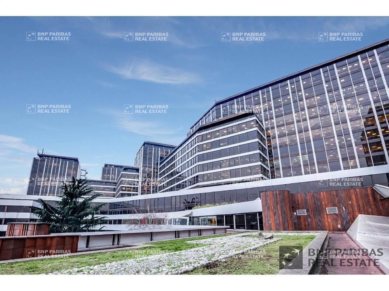 1236.2 m² pour ce bureaux en vente à Saint cloud