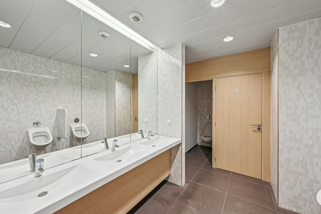 Location Bureaux 2932.13 m² non divisibles 06200 Nice ouest