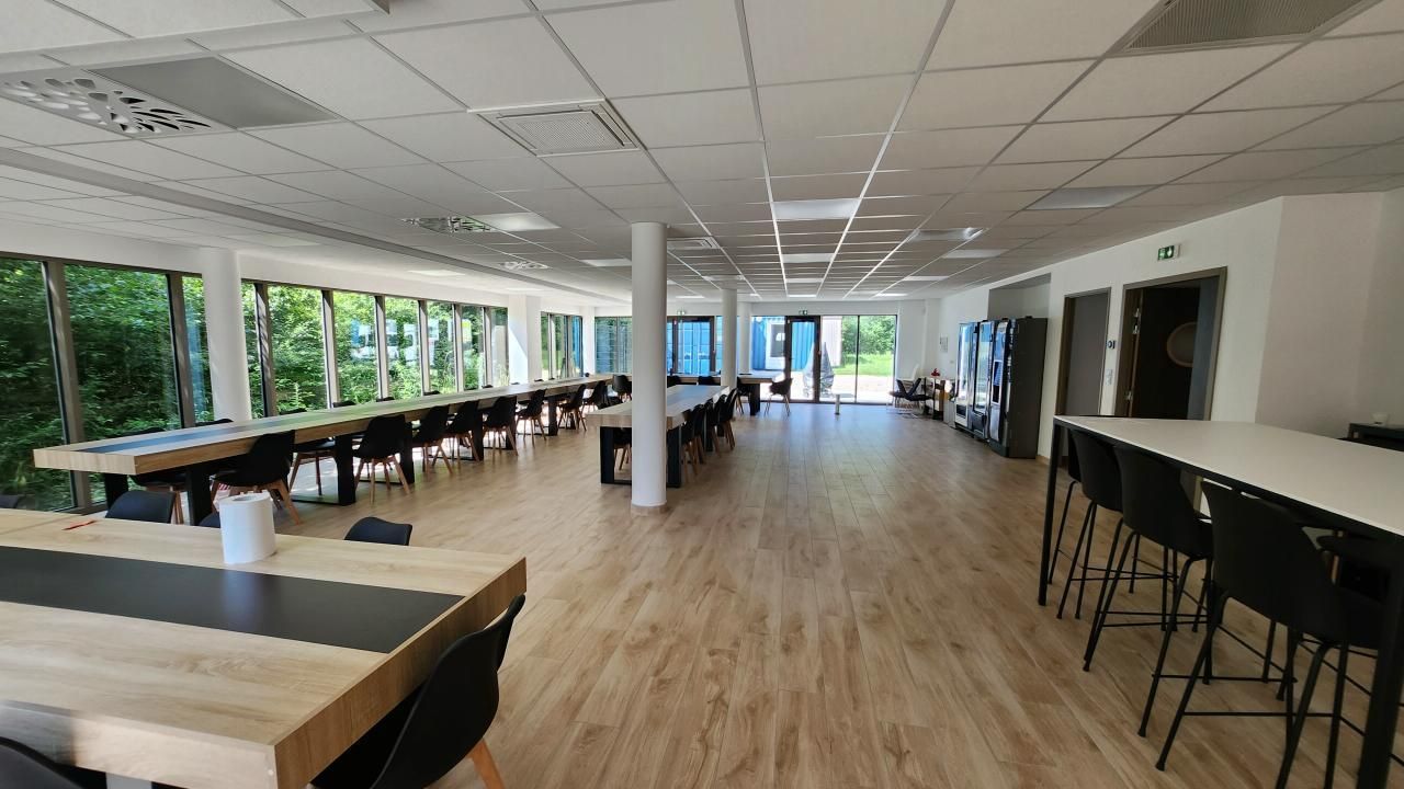 2820 m² pour ce bureaux en location à Croissy-beaubourg