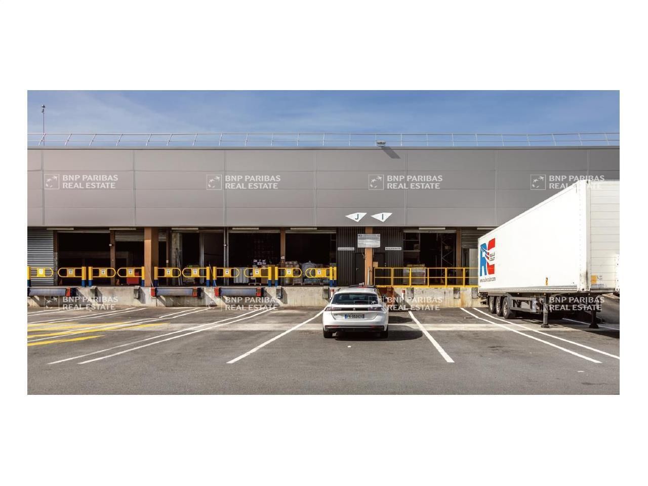 Location Activité 2406.5 m² divisibles 33520 Bruges