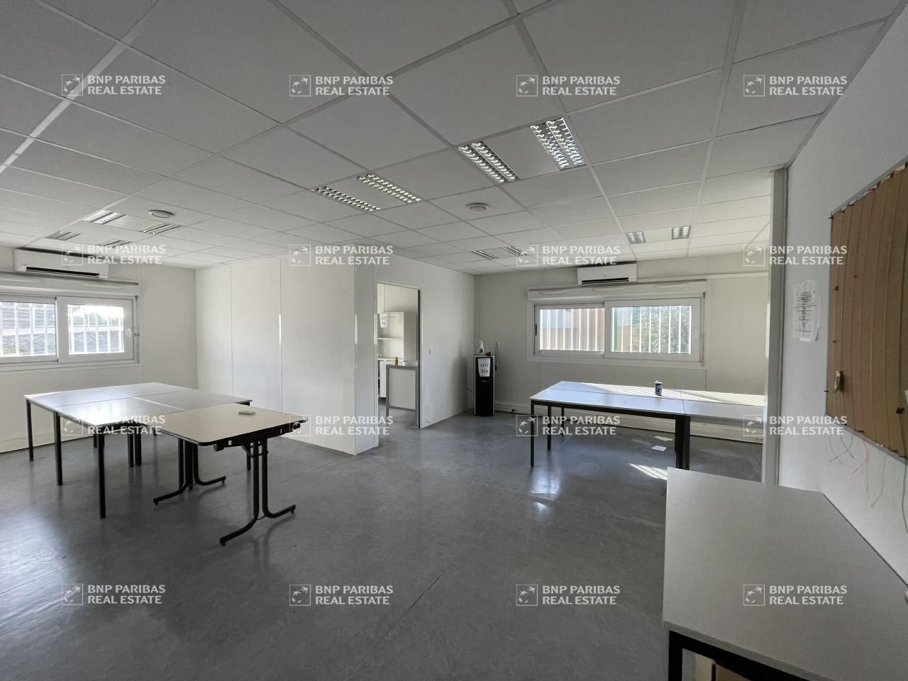 988 m² pour ce activité en vente à Châteauneuf-les-martigues