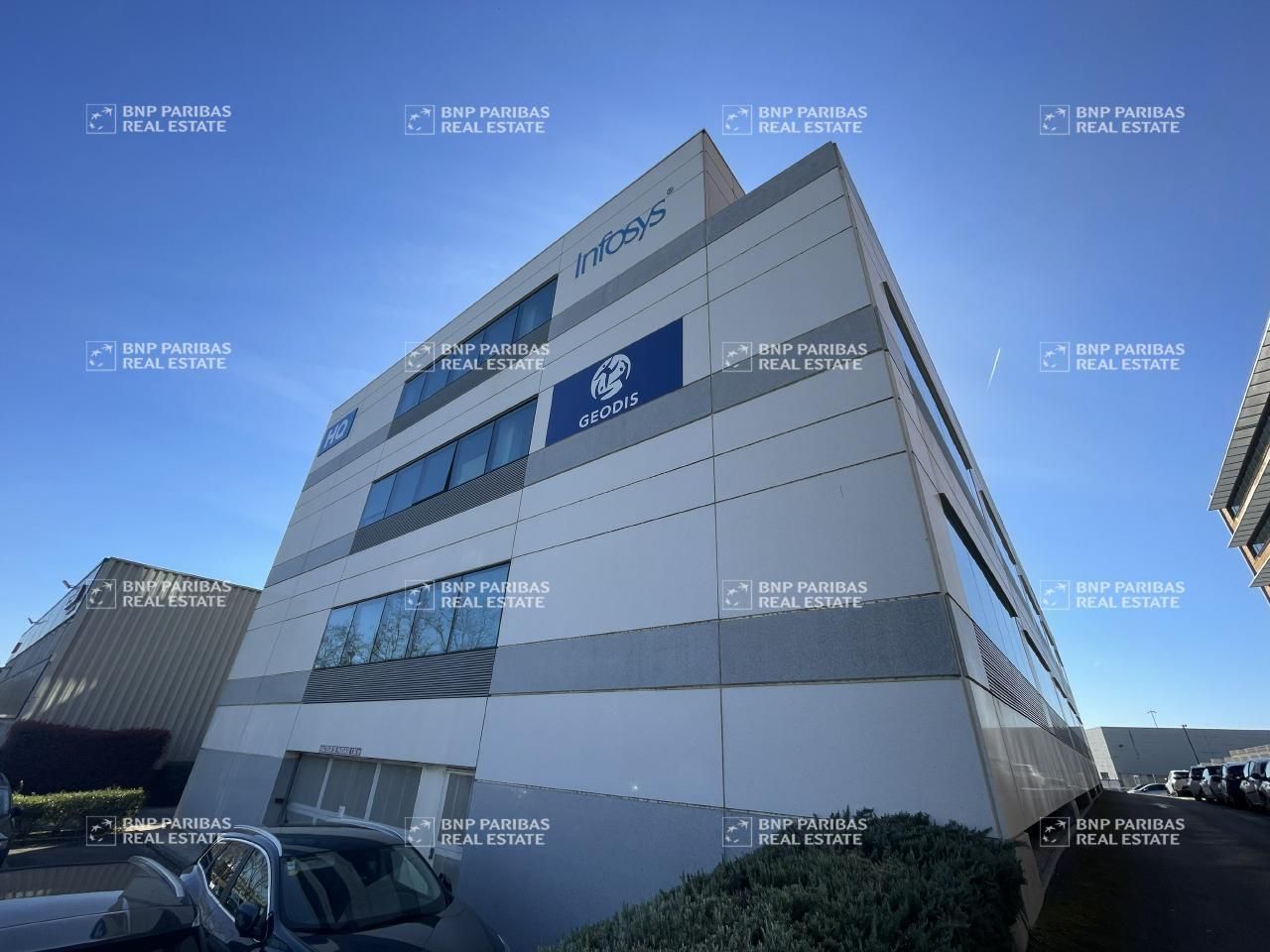 820.4 m² pour ce bureaux en location à Blagnac