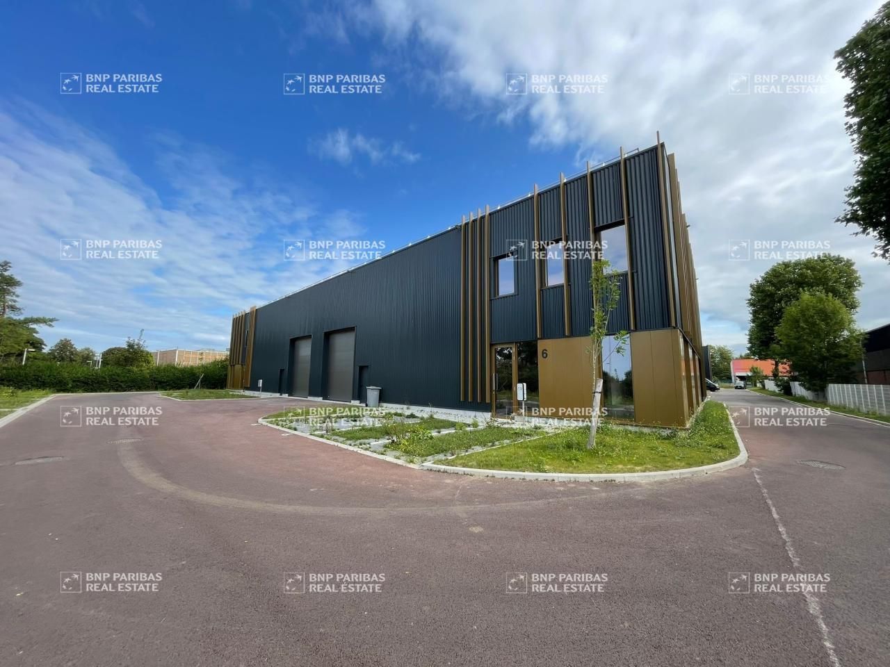 1642 m² pour ce activité en location à Seclin