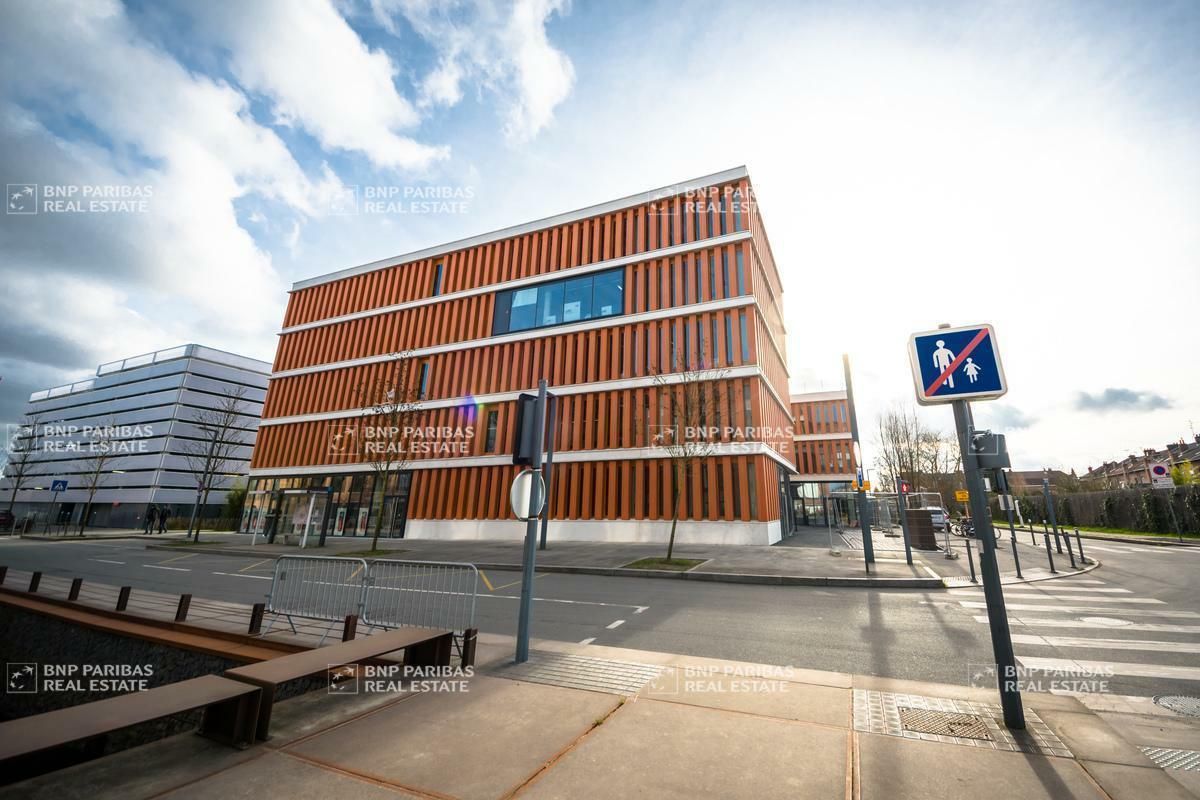2487 m² pour ce bureaux en location à Lille