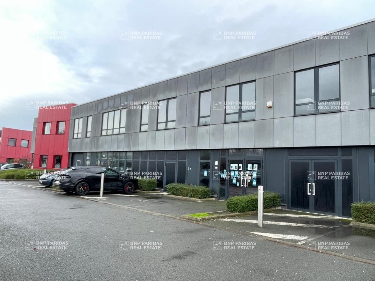 1842 m² pour ce activité en location à Hallennes-lez-haubourdin