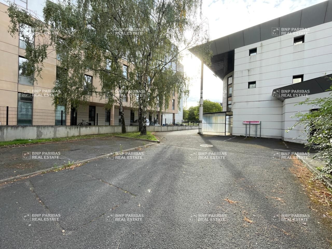 1727 m² pour ce bureaux en location à Nantes