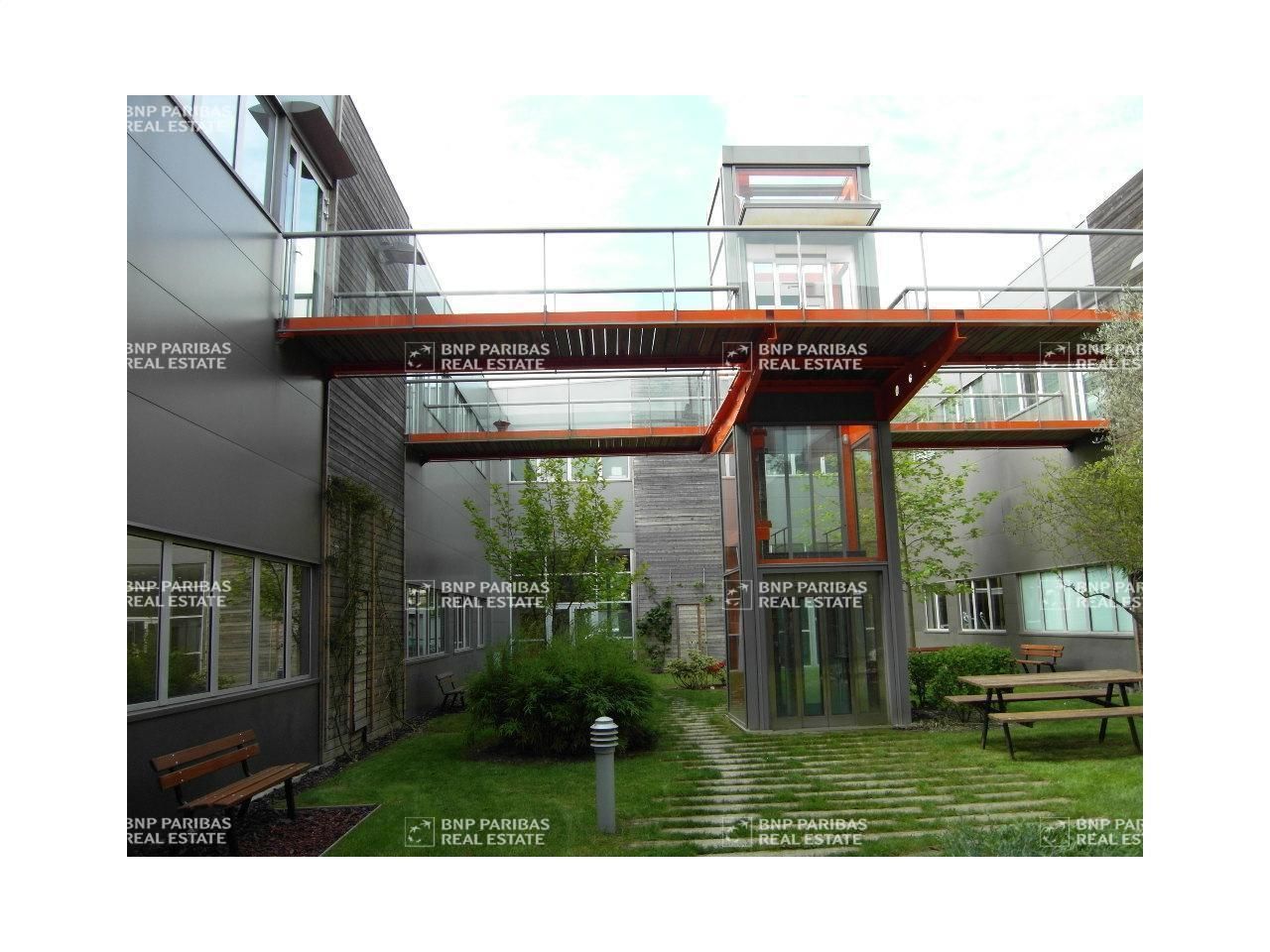 80 m² pour ce bureaux en location à Moirans