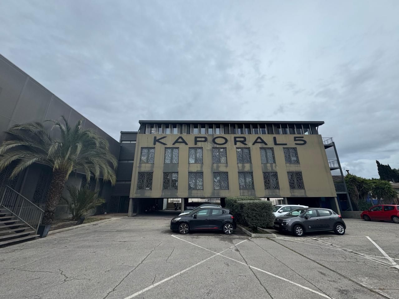 Vente Activité 4424.8 m² non divisibles 13014 Marseille