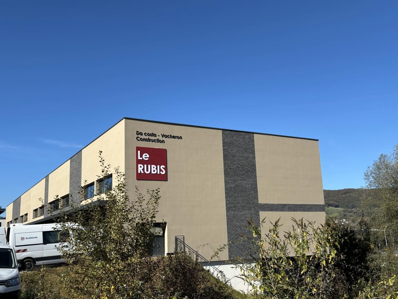 Vente Activité 150 m² non divisibles 74330 Poisy