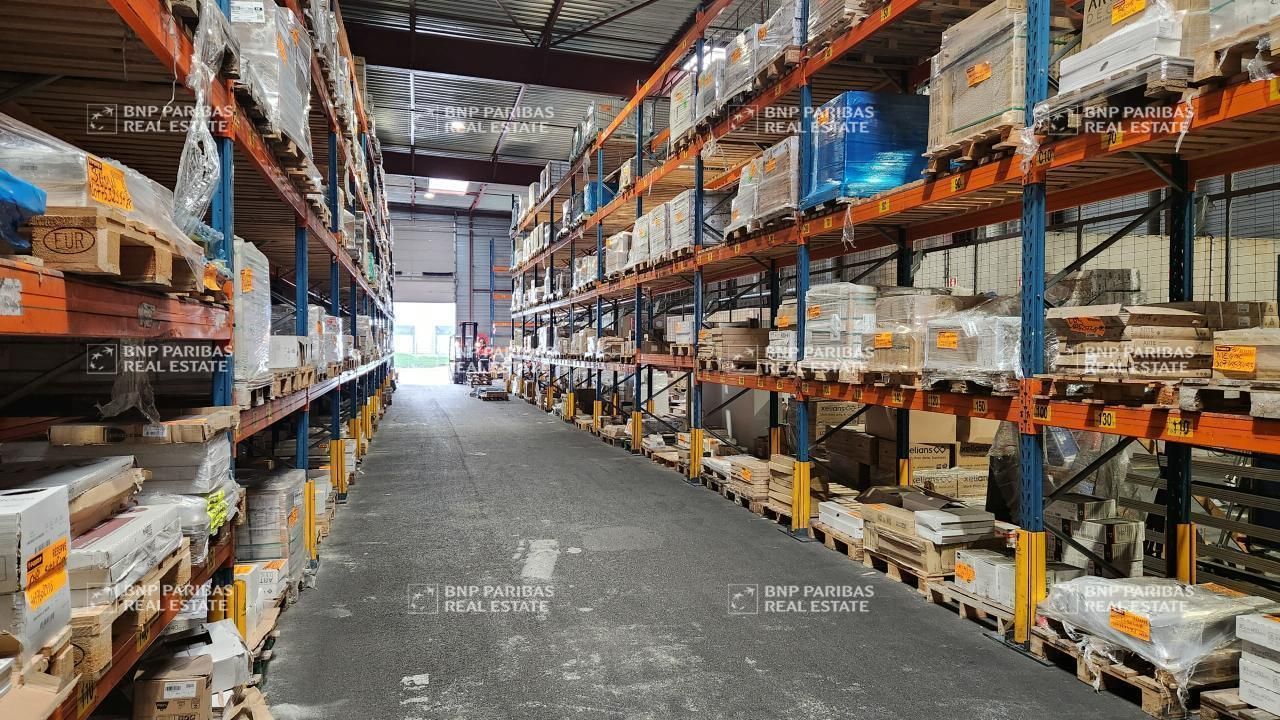 3600 m² pour ce activité en location à Alfortville