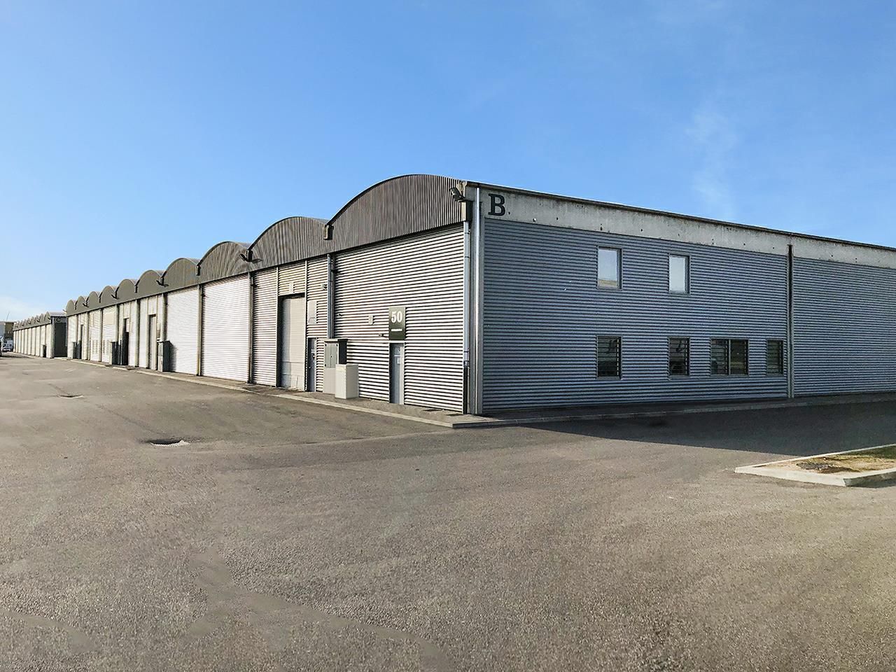Location Activité 1990 m² divisibles 69800 Saint-priest