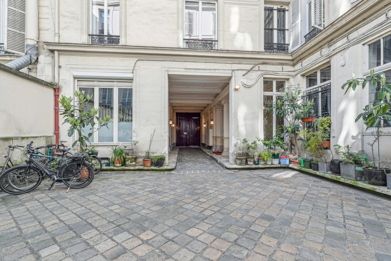 165 m² pour ce bureaux en location à Paris